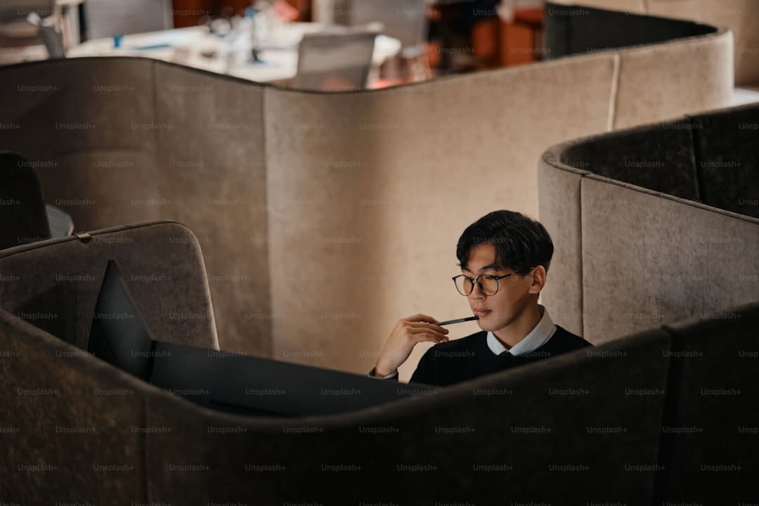 越南网友看中国九三阅兵,神评:看完觉得“九段线”具有法理依据